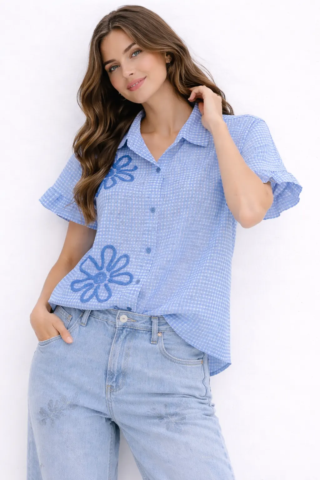 Синя риза с бродирани цветя