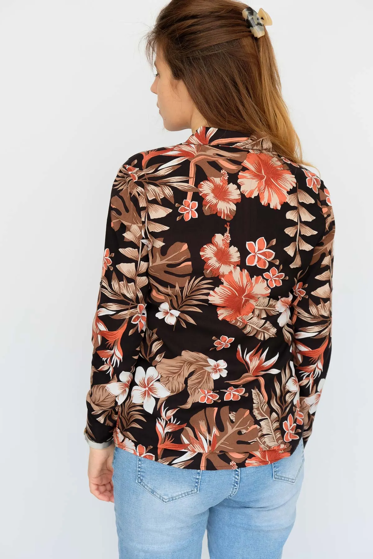 Риза на шарени цветя - Image 3