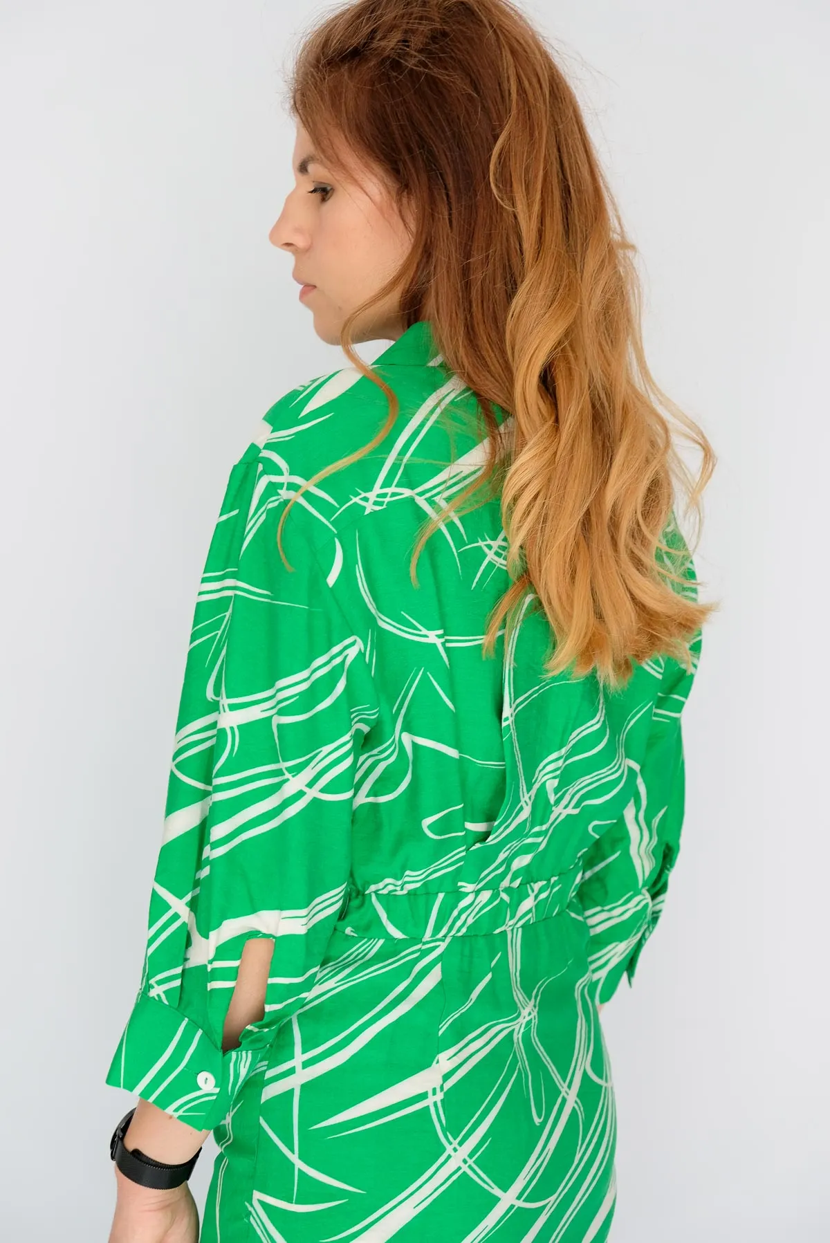 Зелена рокля с копчета и яка - Image 5