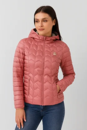 Олекотено яке с качулка