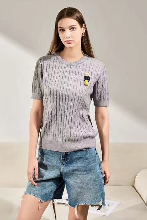 Плетена блуза с мече