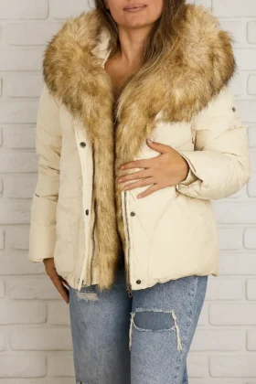 Яке с пухена яка