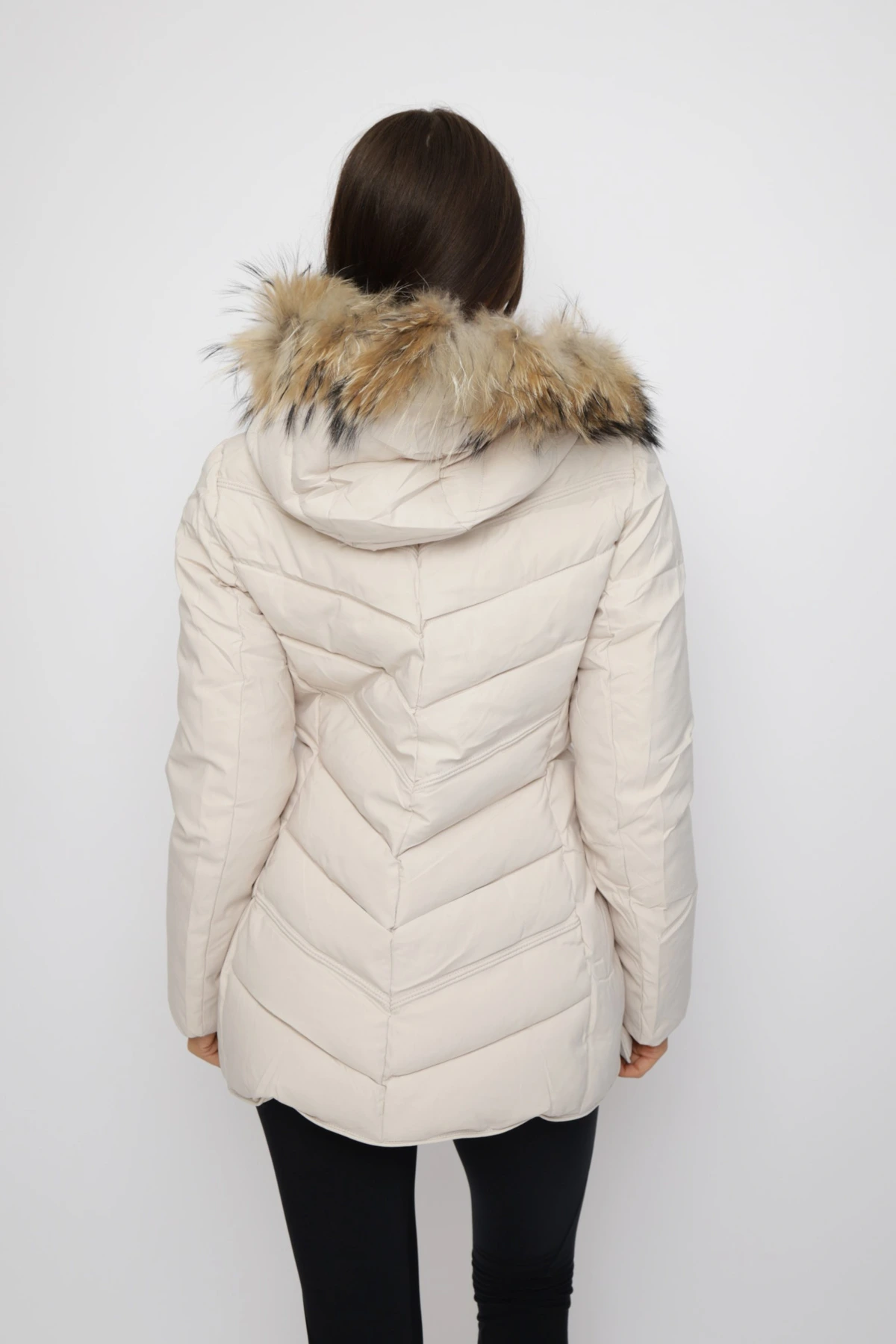 Дамско зимно яке с пухена качулка-крем - Image 6