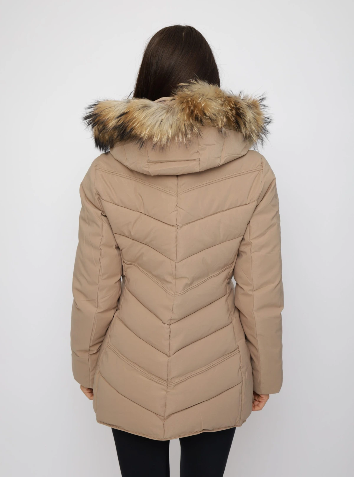 Дамско бежово зимно яке с пухена качулка - Image 4