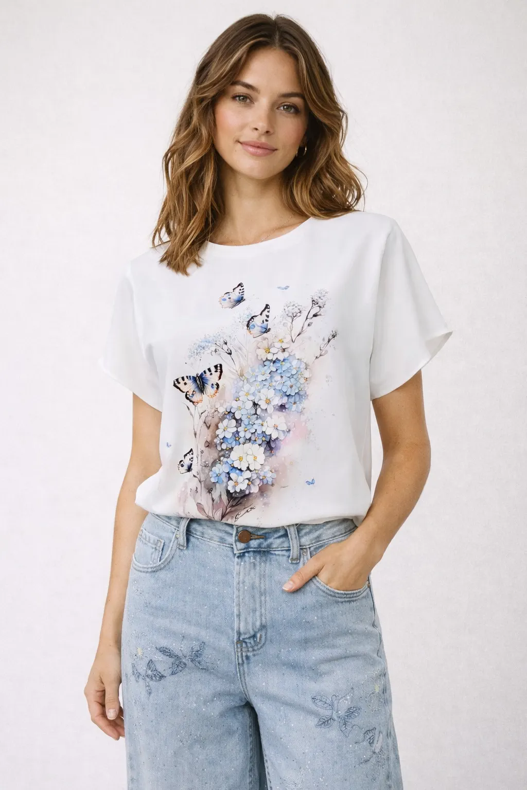 Блуза с флорален принт и пеперуди