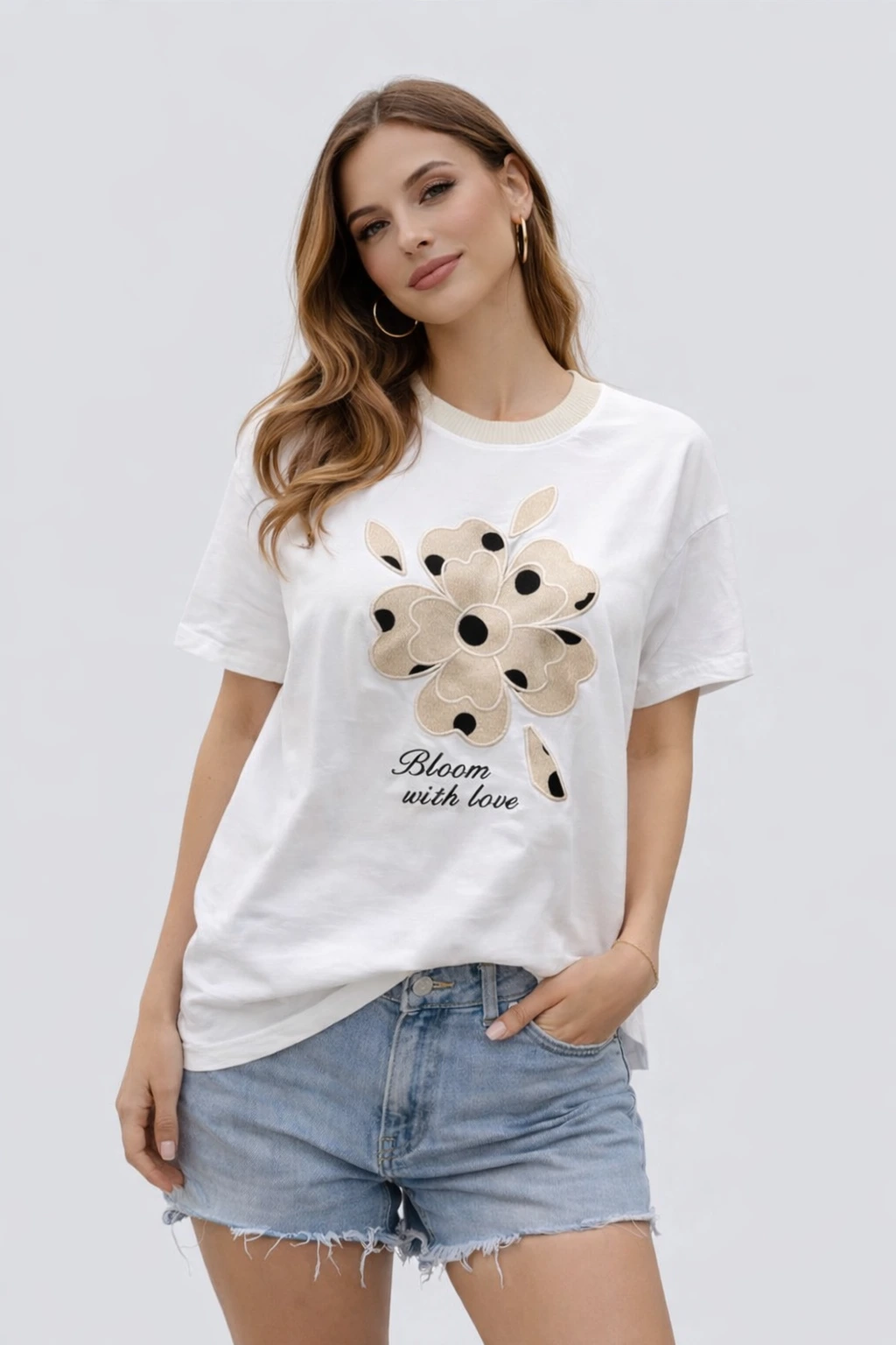 Tениска с цвете Bloom with Love