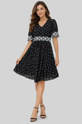 Ефирна рокля с бродерия и дантела