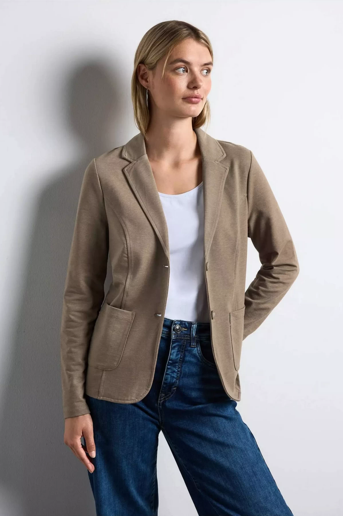 Бежово сако Street One